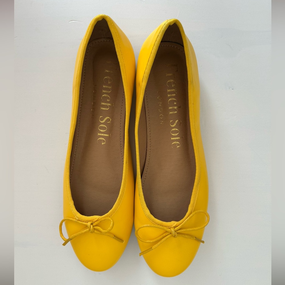 NWOT French Sole yellow flats Size 39